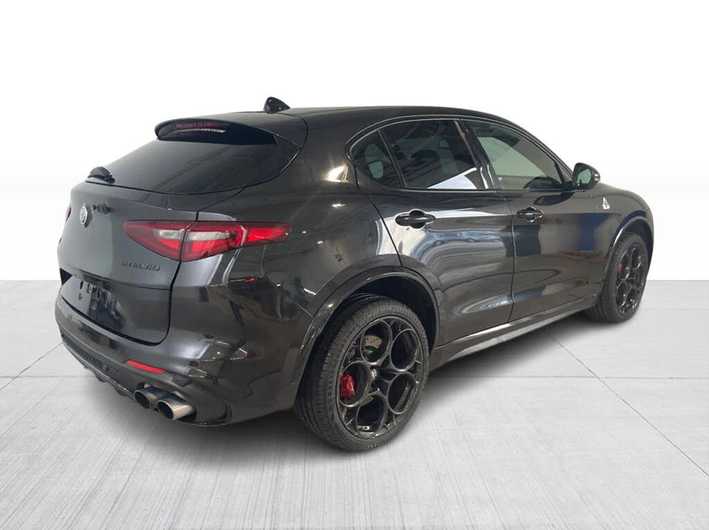 Alfa Romeo Stelvio QUADROFOGLIO* CARBON* FULL* КРАЙНА ЦЕНА ДО БЪЛГАРИ, снимка 4 - Автомобили и джипове - 55046121