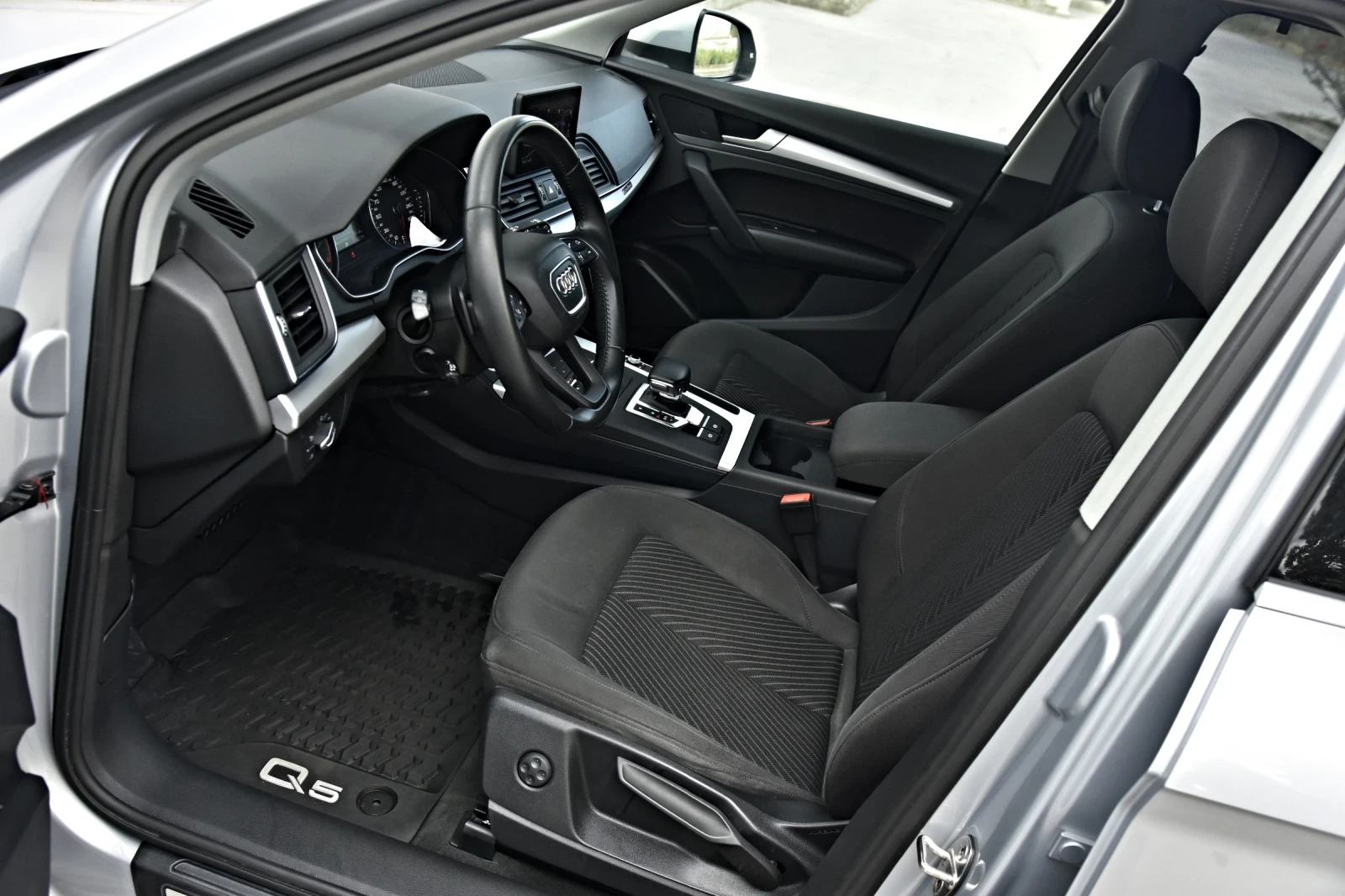 Audi Q5 2.0TDI S-LINE LED LIGHT FULL NOV, снимка 8 - Автомобили и джипове - 55173550