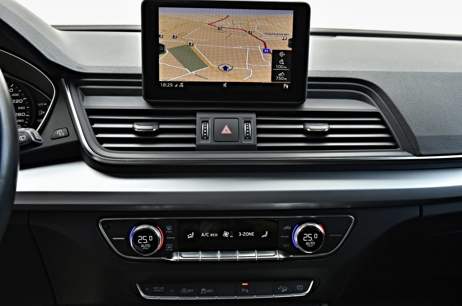 Audi Q5 2.0TDI S-LINE LED LIGHT FULL NOV, снимка 12 - Автомобили и джипове - 55173550