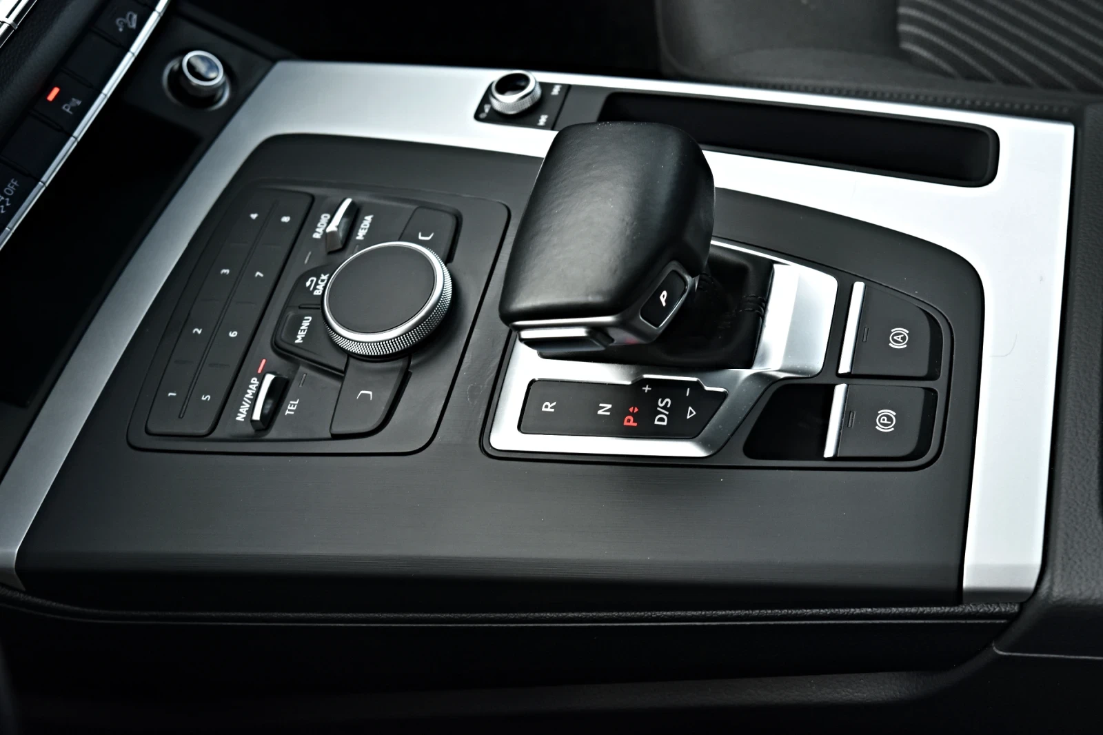 Audi Q5 2.0TDI S-LINE LED LIGHT FULL NOV, снимка 13 - Автомобили и джипове - 55173550