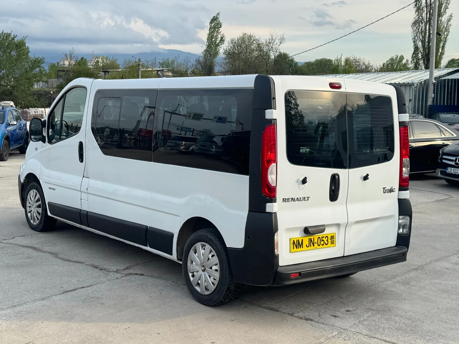Renault Trafic MAXI / 8+ 1 / КЛИМАТИК / 6 ск. / FACELIFT, снимка 6 - Бусове и автобуси - 54413445