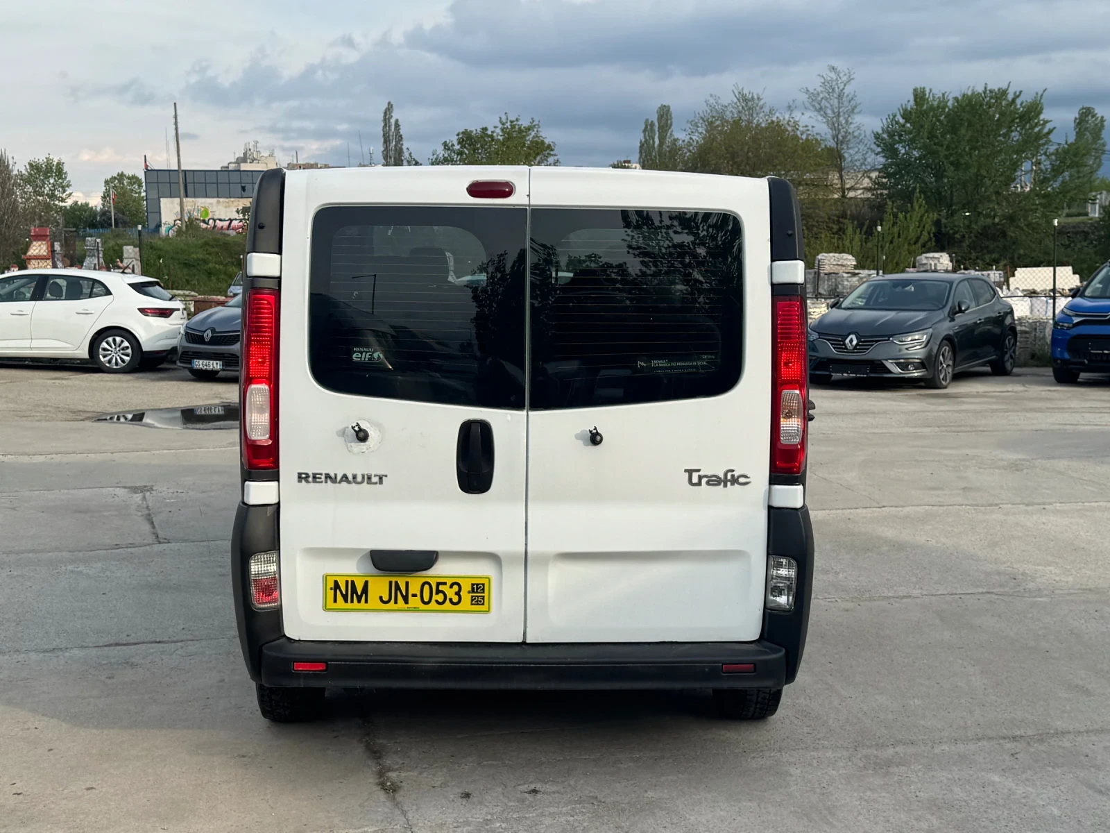 Renault Trafic MAXI / 8+ 1 / КЛИМАТИК / 6 ск. / FACELIFT, снимка 4 - Бусове и автобуси - 54413445