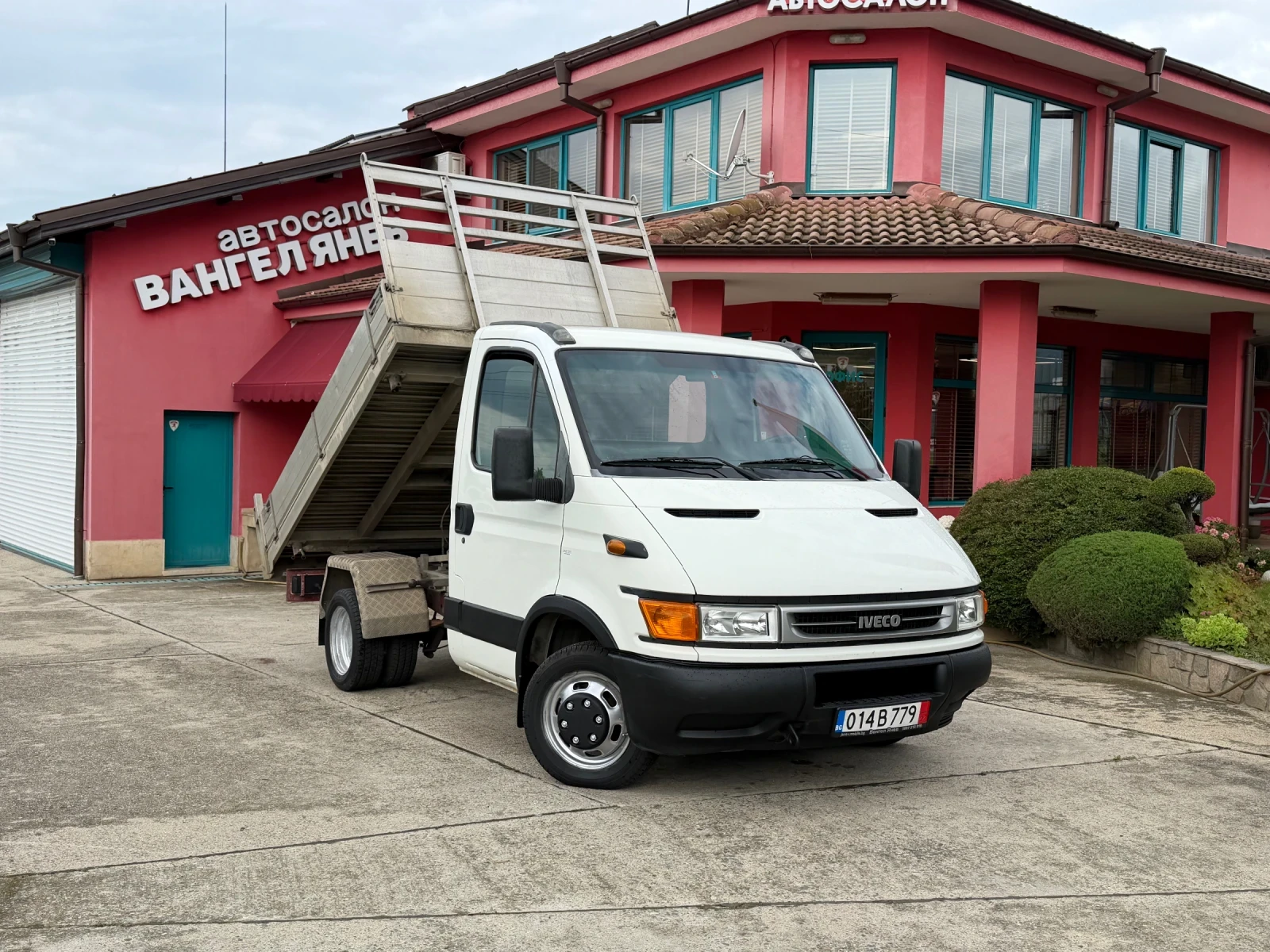 Iveco Daily 35C15* Тристранен самосвал* 3.00 метра кош, снимка 14 - Бусове и автобуси - 54877989