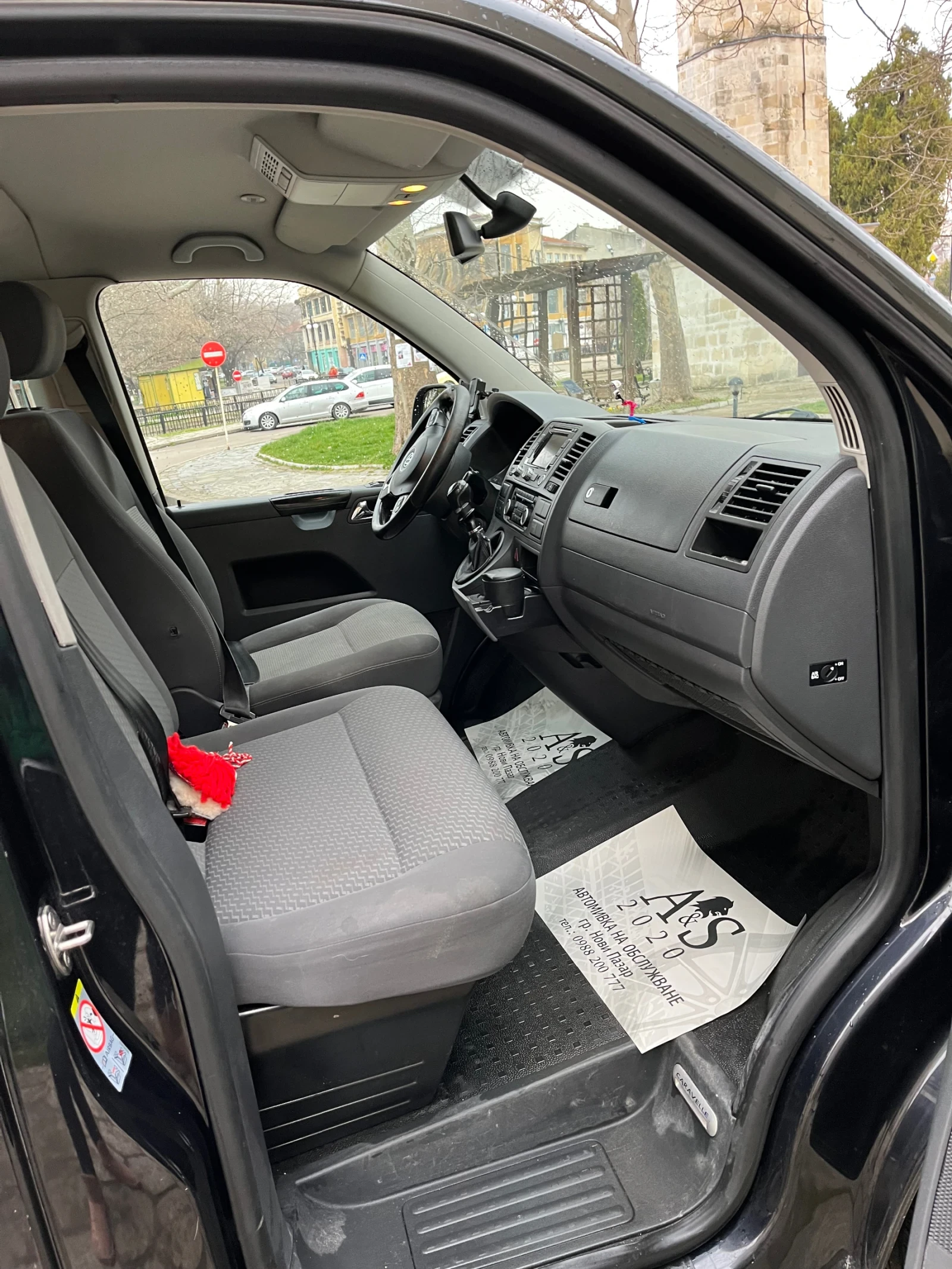 VW Caravelle, снимка 6 - Бусове и автобуси - 55515367