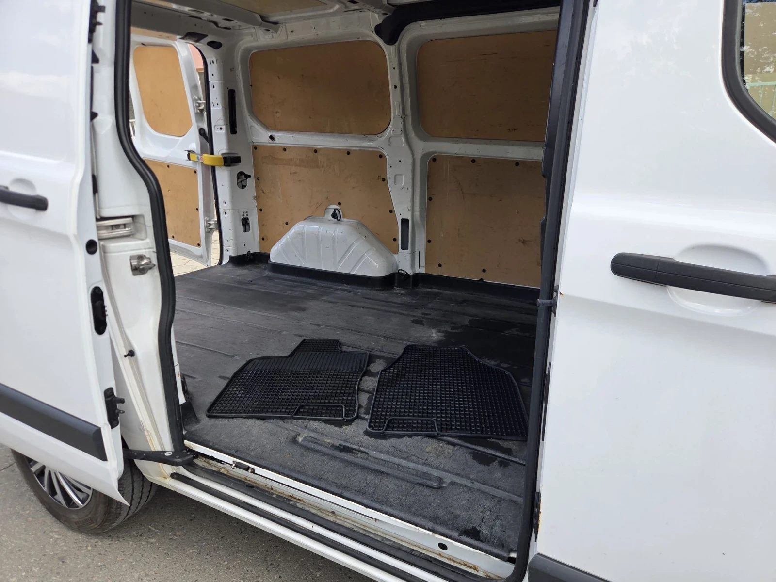 Ford Transit Custom 2.2 101 кс. , снимка 9 - Бусове и автобуси - 55673443