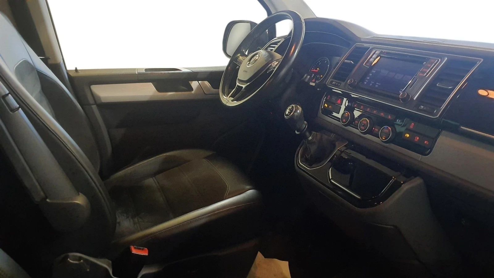 VW Multivan Т6, снимка 4 - Бусове и автобуси - 56244458