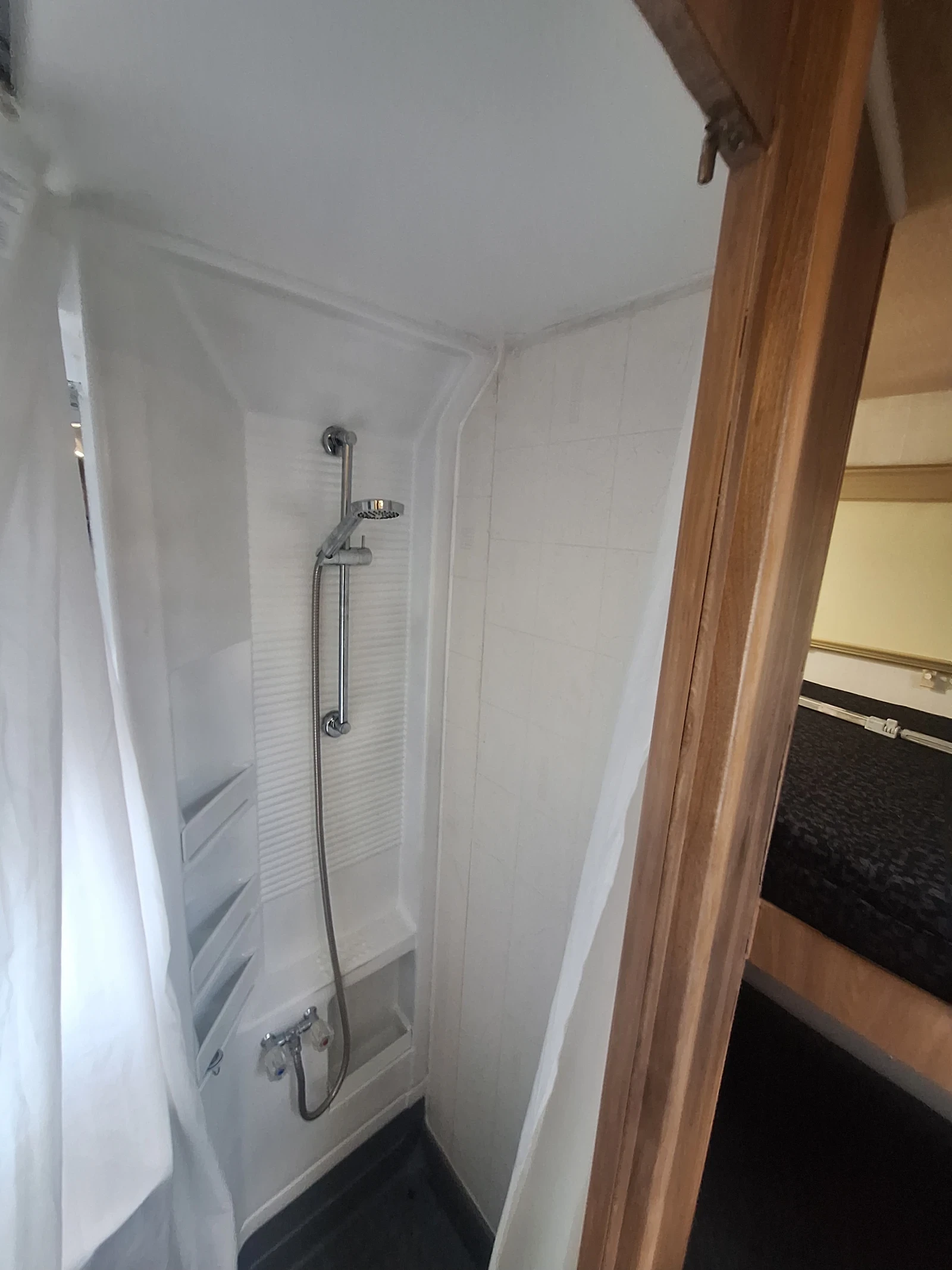 Кемпер Riviera Ducato Maxi 2.5tdi, снимка 11 - Каравани и кемпери - 54567646