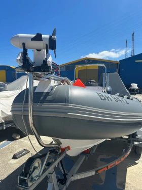 Надуваема лодка v-type Rib 4.30, снимка 1