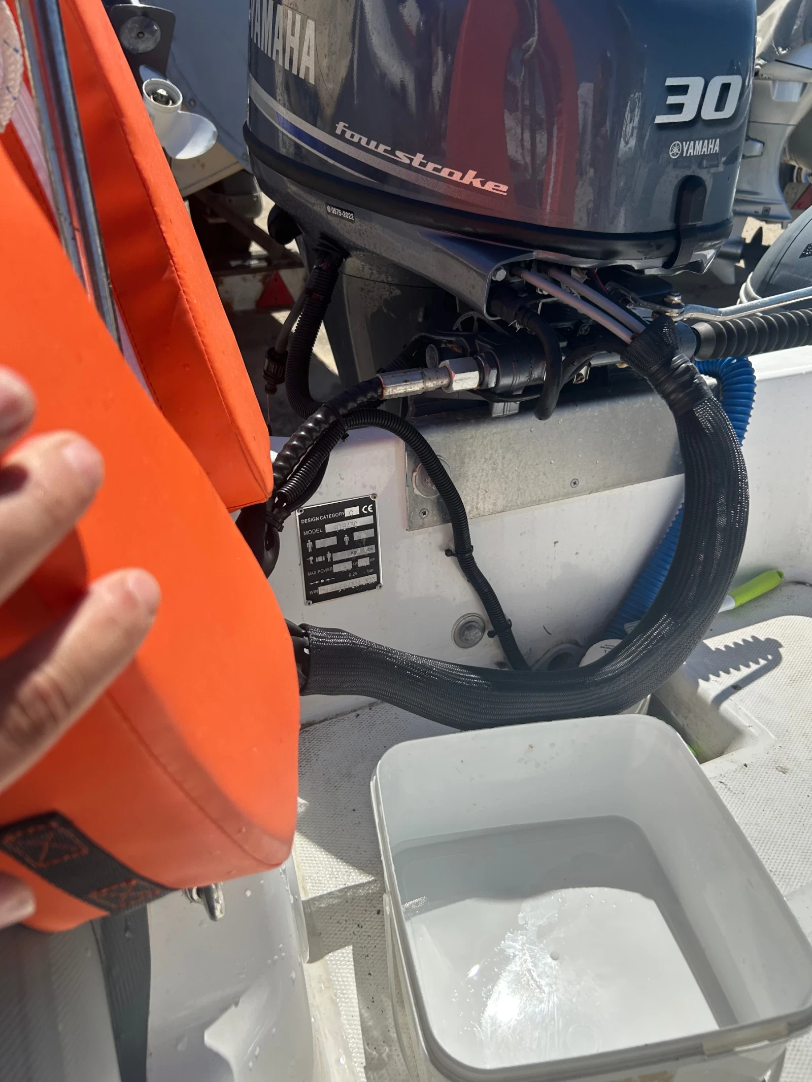 Надуваема лодка v-type Rib 4.30, снимка 10 - Воден транспорт - 55804995