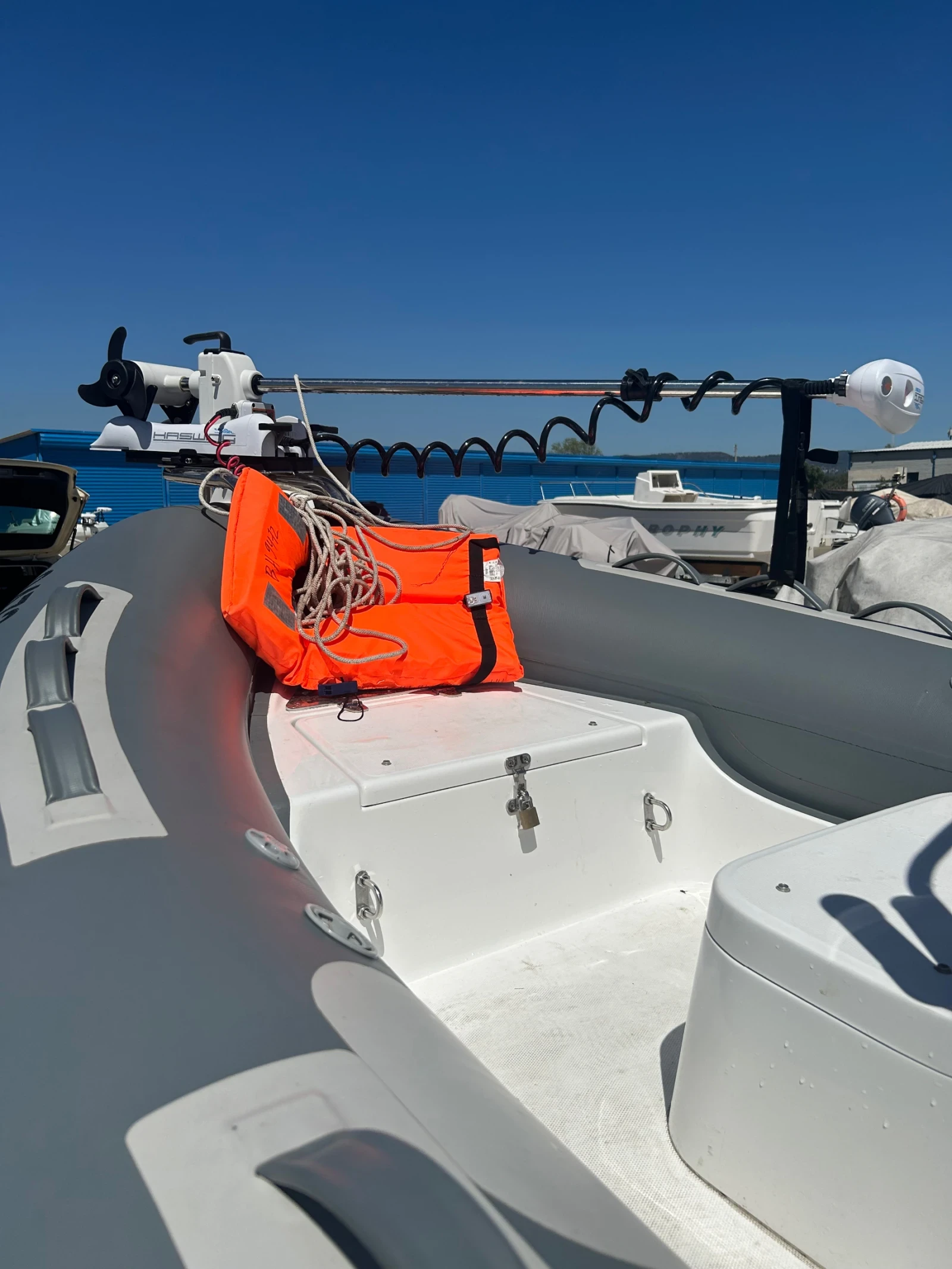 Надуваема лодка v-type Rib 4.30, снимка 6 - Воден транспорт - 55804995