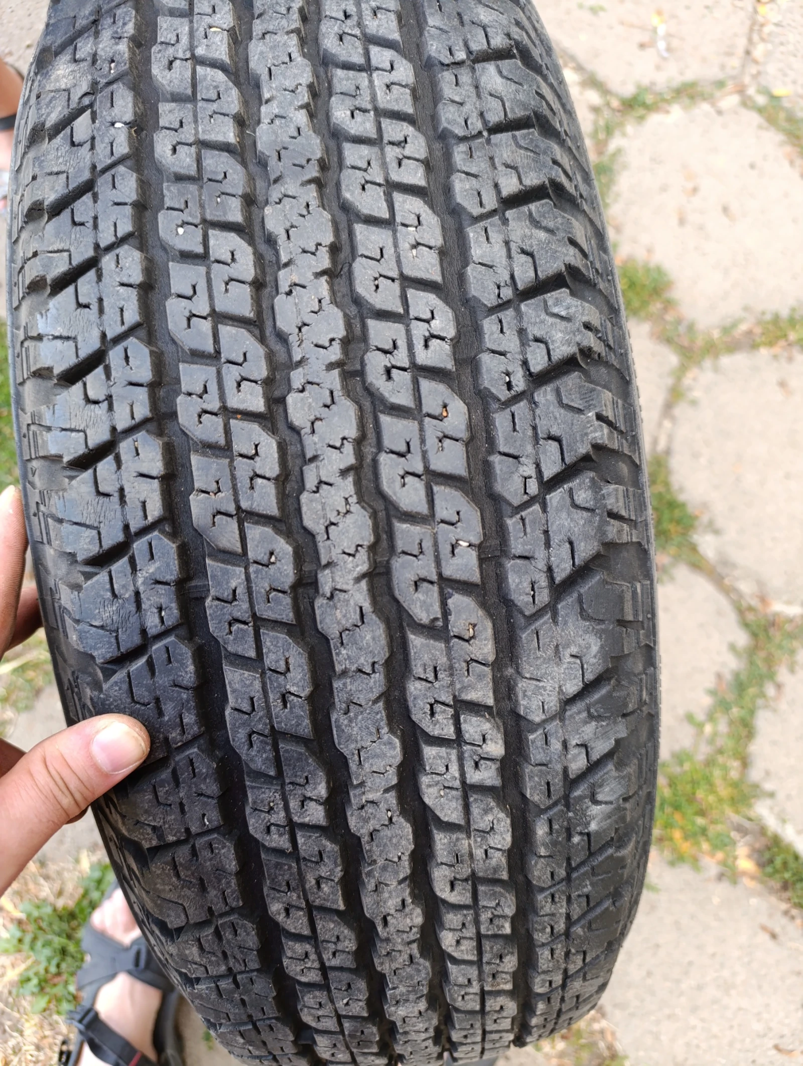 Гуми с джанти Bridgestone 235/70R16, снимка 2 - Гуми и джанти - 56136824