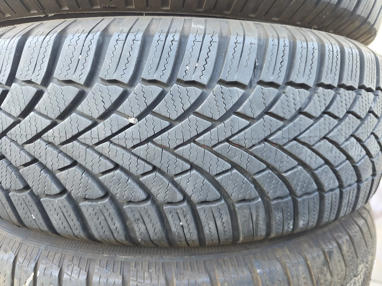 Гуми Зимни 185/65R15, снимка 5 - Гуми и джанти - 56732361