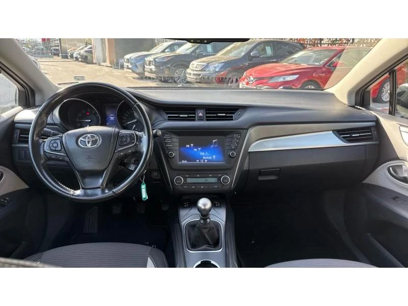 Toyota Avensis, снимка 8 - Автомобили и джипове - 48025885