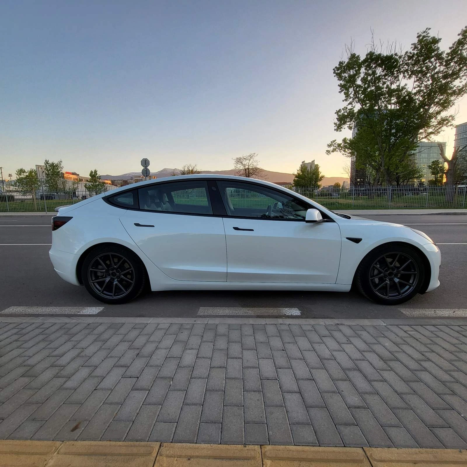 Tesla Model 3 SR+  - изображение 5