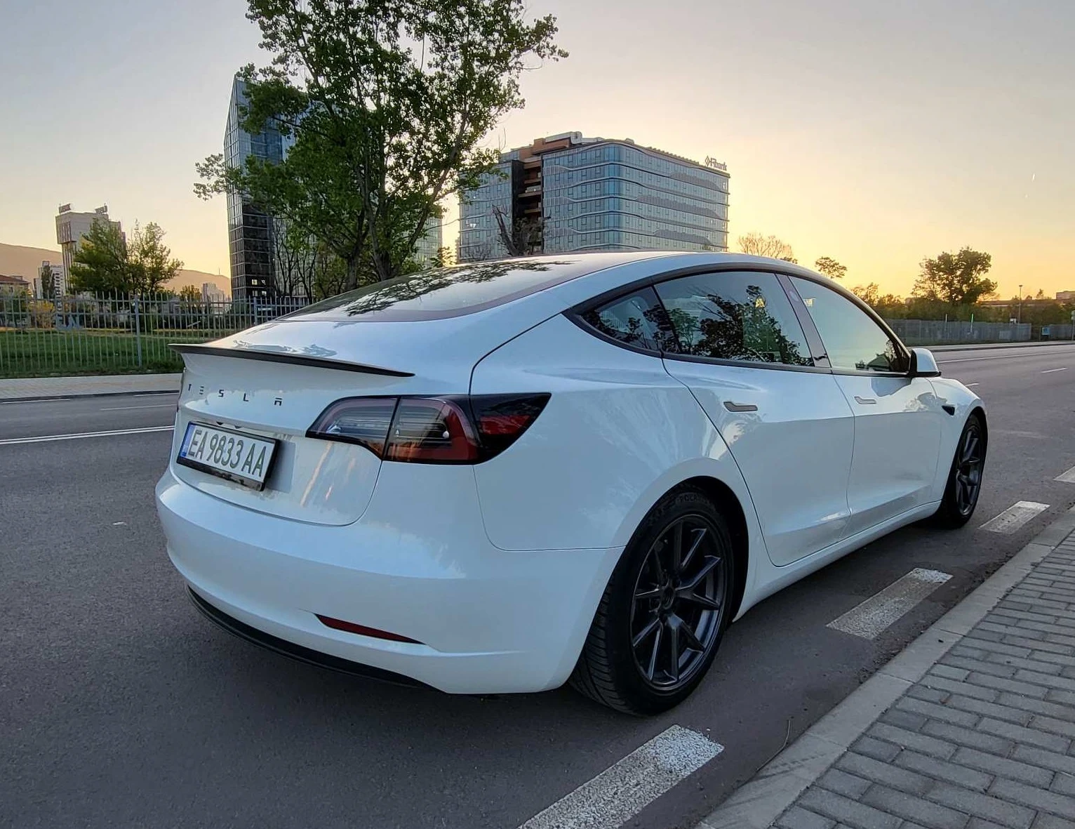 Tesla Model 3 SR+  - изображение 2