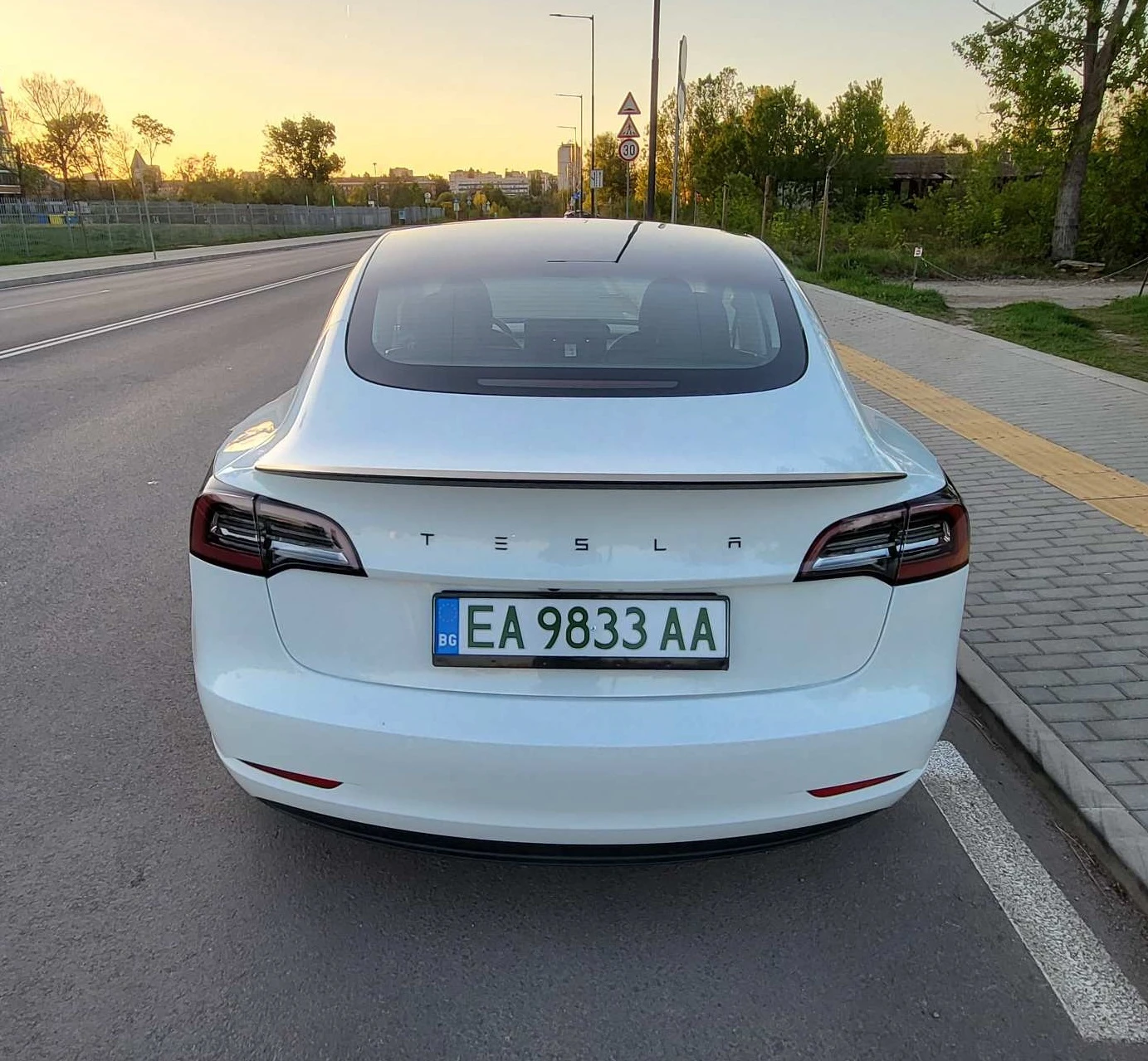 Tesla Model 3 SR+  - изображение 3