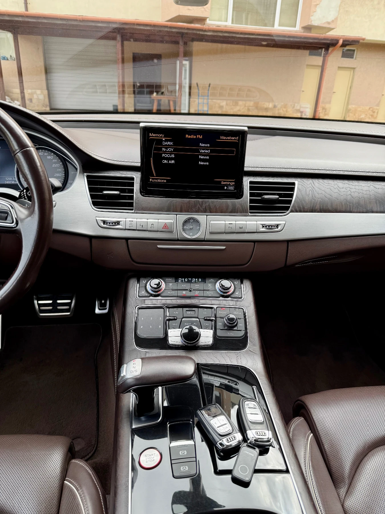 Audi S8 4.0 TFSI FULL 3xTV CERAMIC  - изображение 10