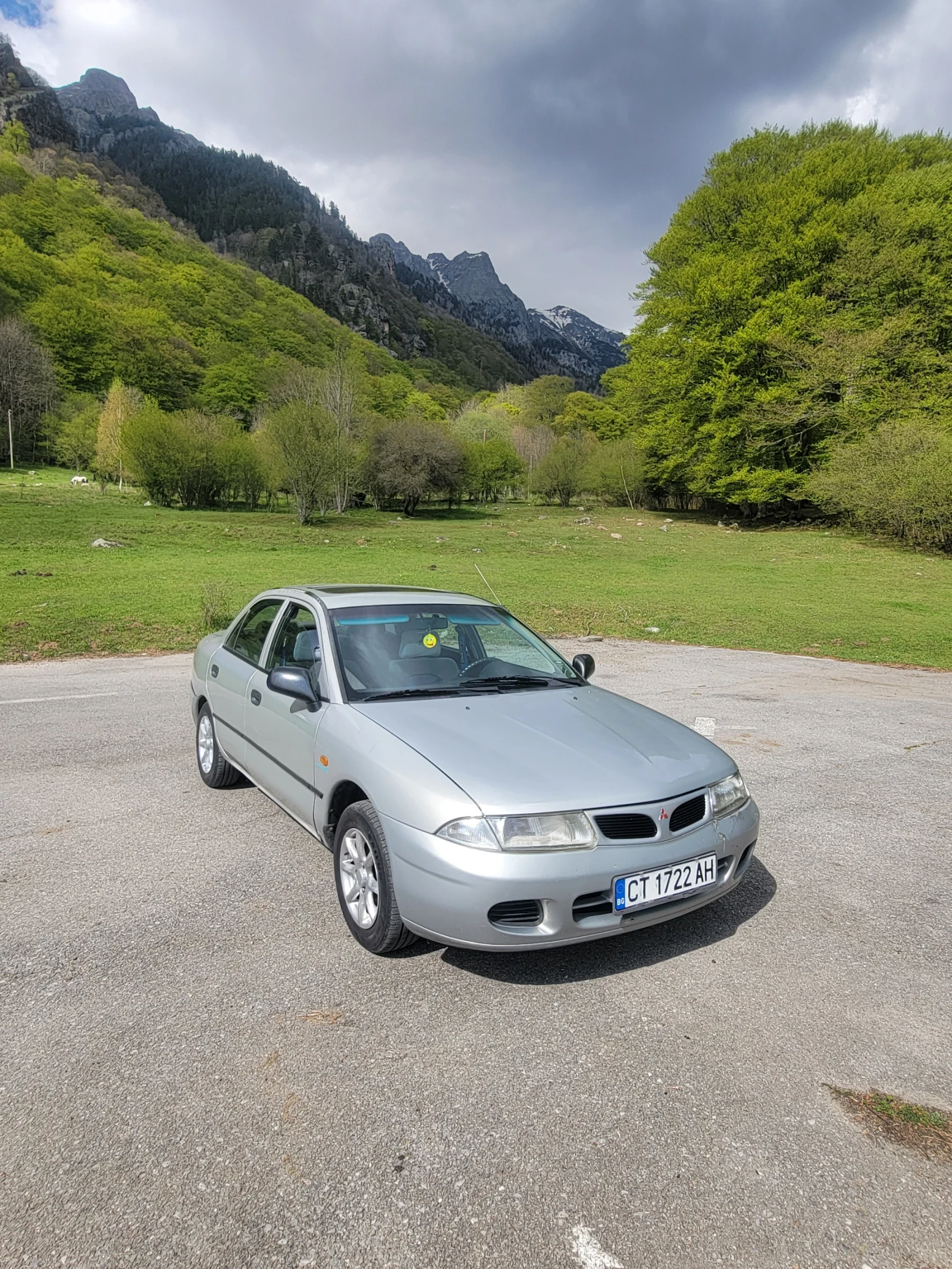Mitsubishi Carisma 1.6 99к.с - изображение 2