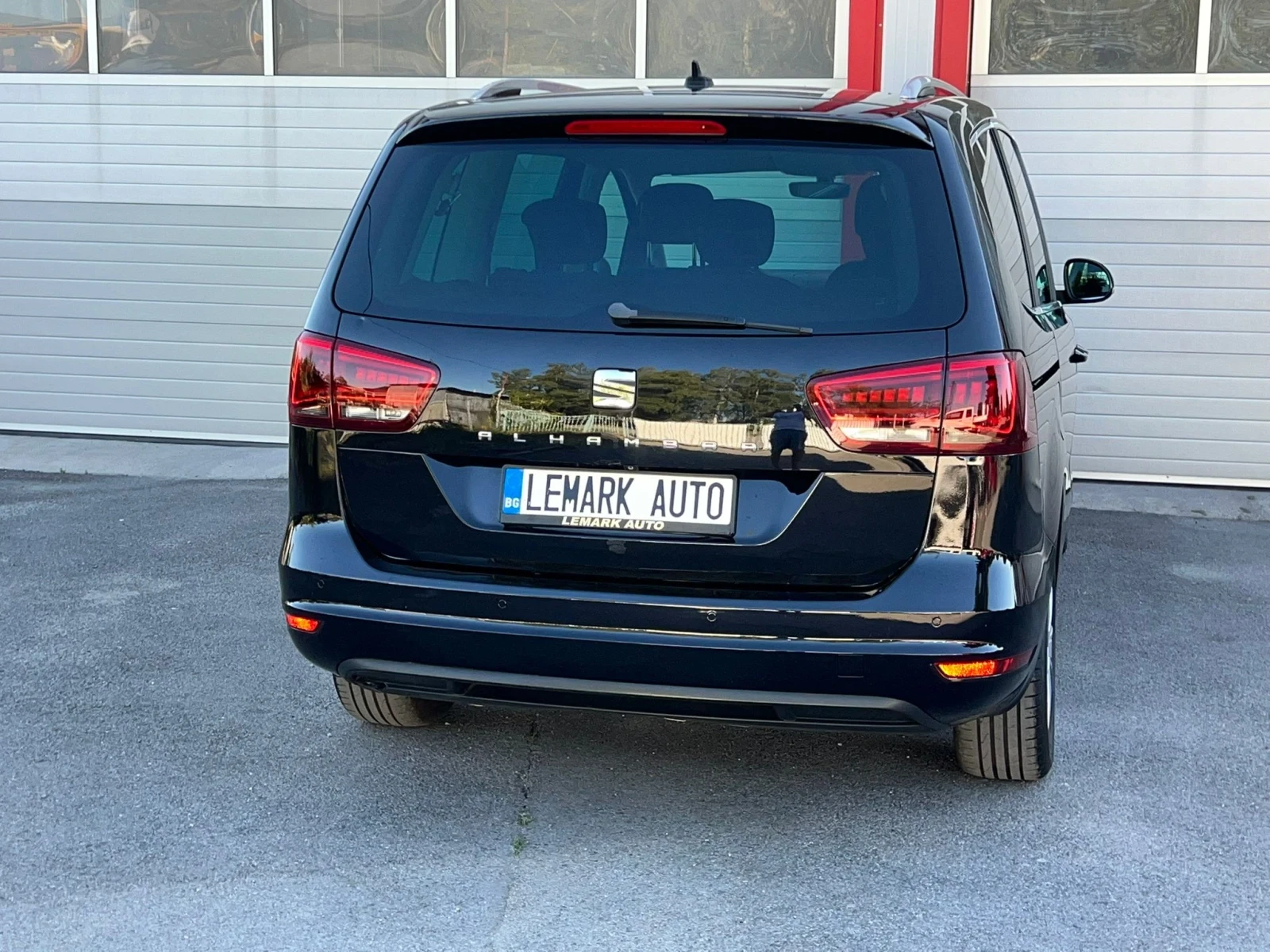 Seat Alhambra 2.0TDI AUTOMATIK NAVI KLIMATRONIK 7-МЕСТЕН EVRO 6B - изображение 8