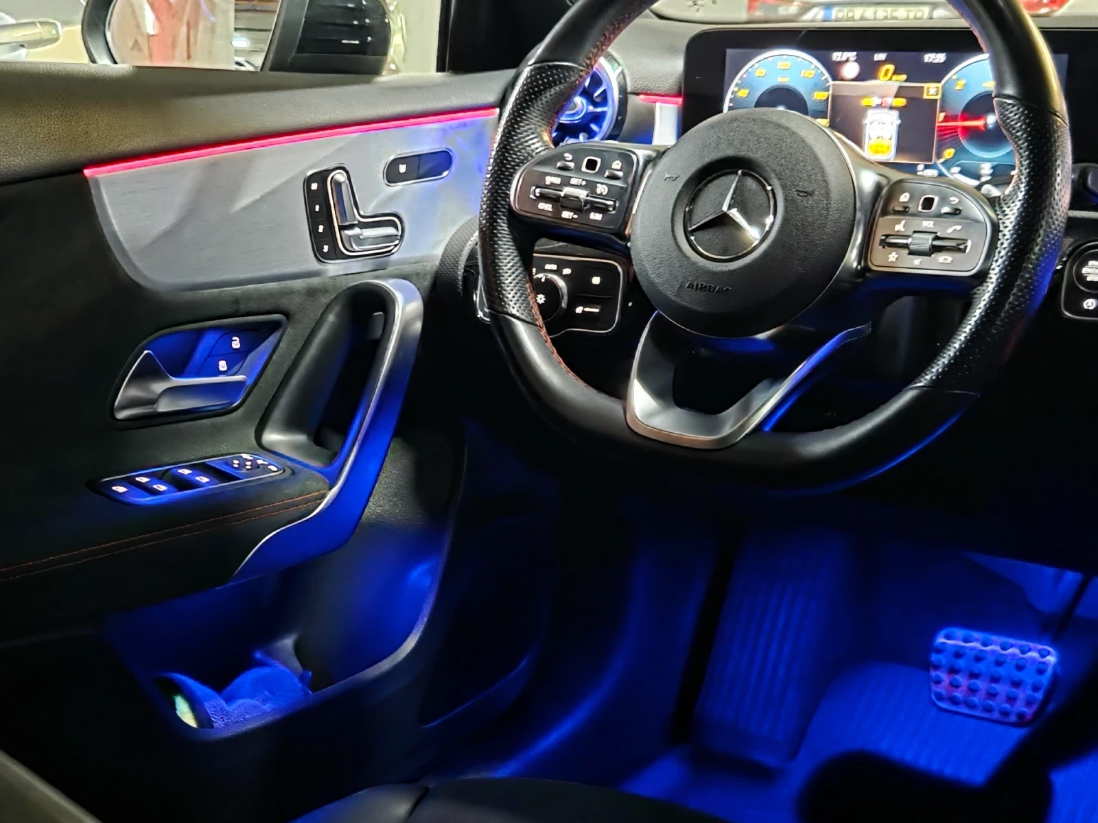 Mercedes-Benz A 180  AMG AMBIENT КАТО Нова FULL EKSTRI - изображение 7