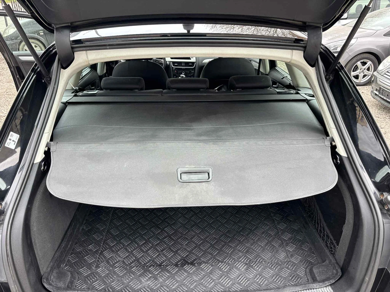 Audi A4 3.0TDI, снимка 15 - Автомобили и джипове - 53929124