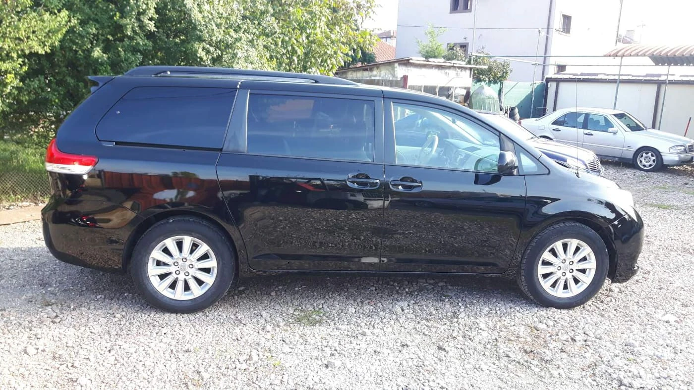 Toyota Sienna 3.5 AWD, снимка 5 - Автомобили и джипове - 53940769