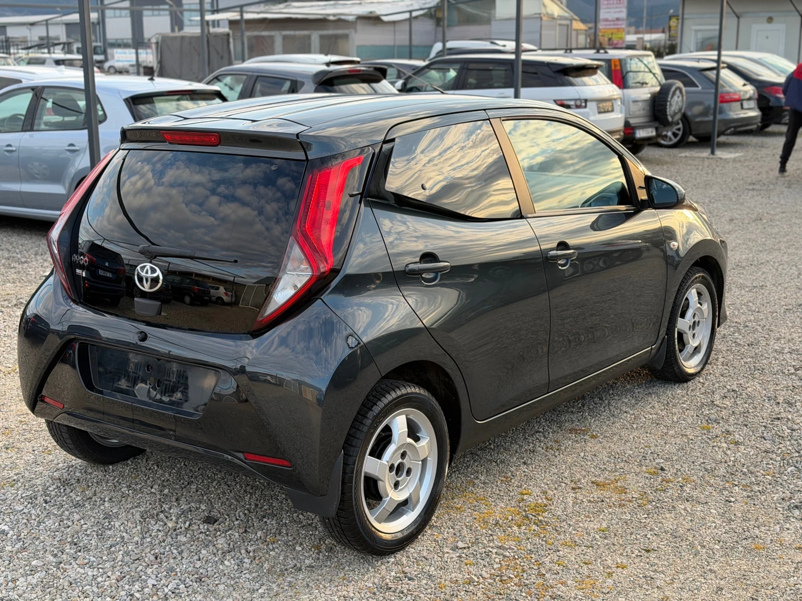 Toyota Aygo 1.0i/70hp/NAVI/facelift/Service book/, снимка 6 - Автомобили и джипове - 53979020