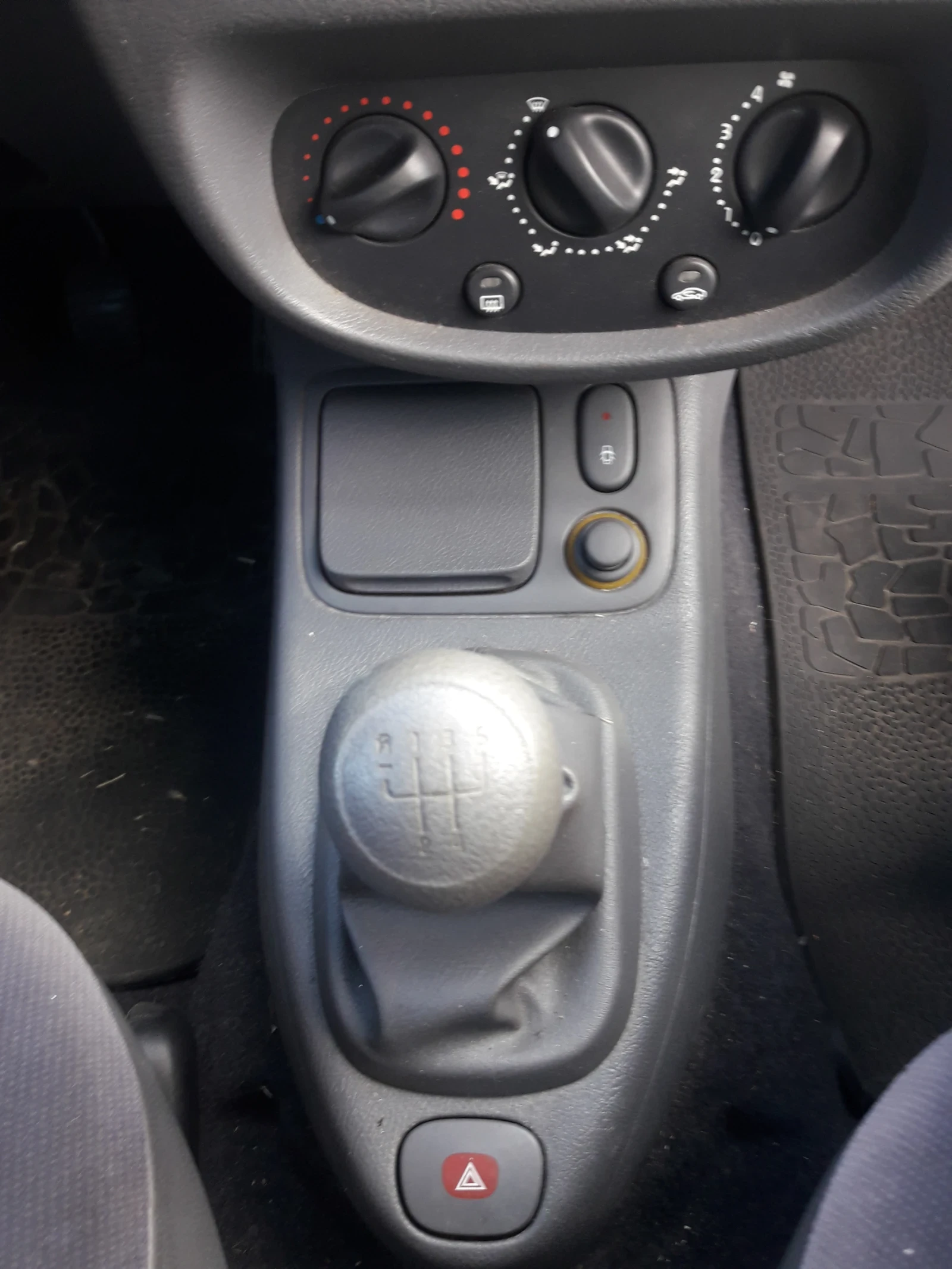 Renault Clio, снимка 6 - Автомобили и джипове - 54063741