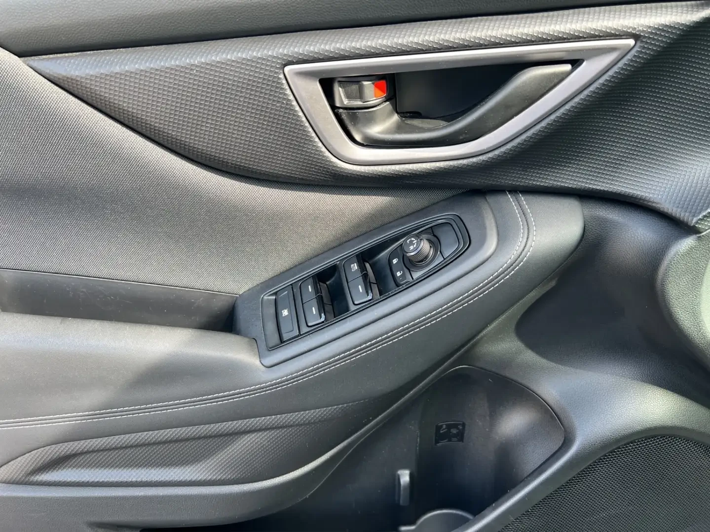 Subaru Forester 2.5i - Reverse Camera - All Wheel !!, снимка 16 - Автомобили и джипове - 54327927