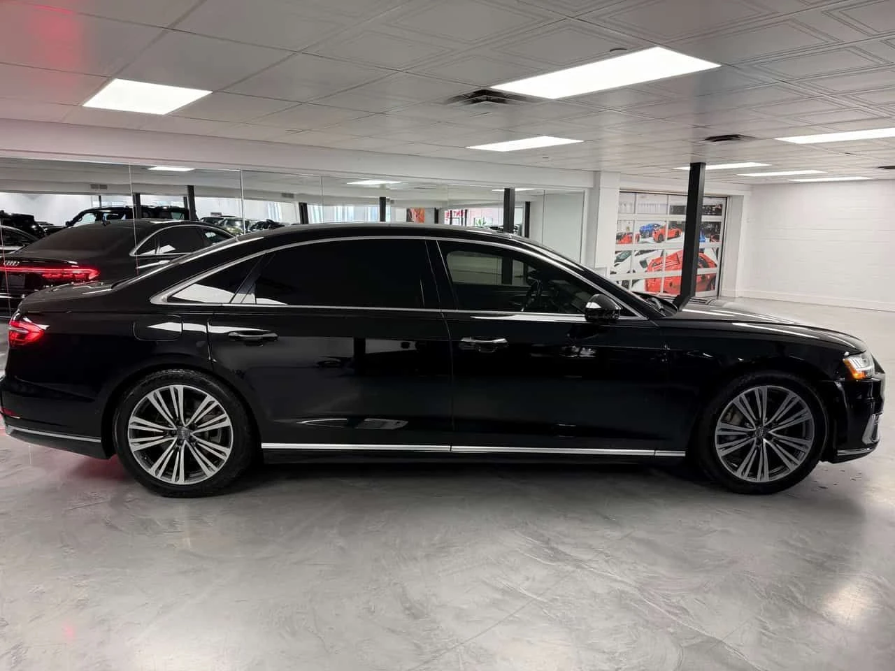 Audi A8  L/CARFAX/360 Кам/Обдух/Пано/Масажи/Дистроник/, снимка 6 - Автомобили и джипове - 54343173