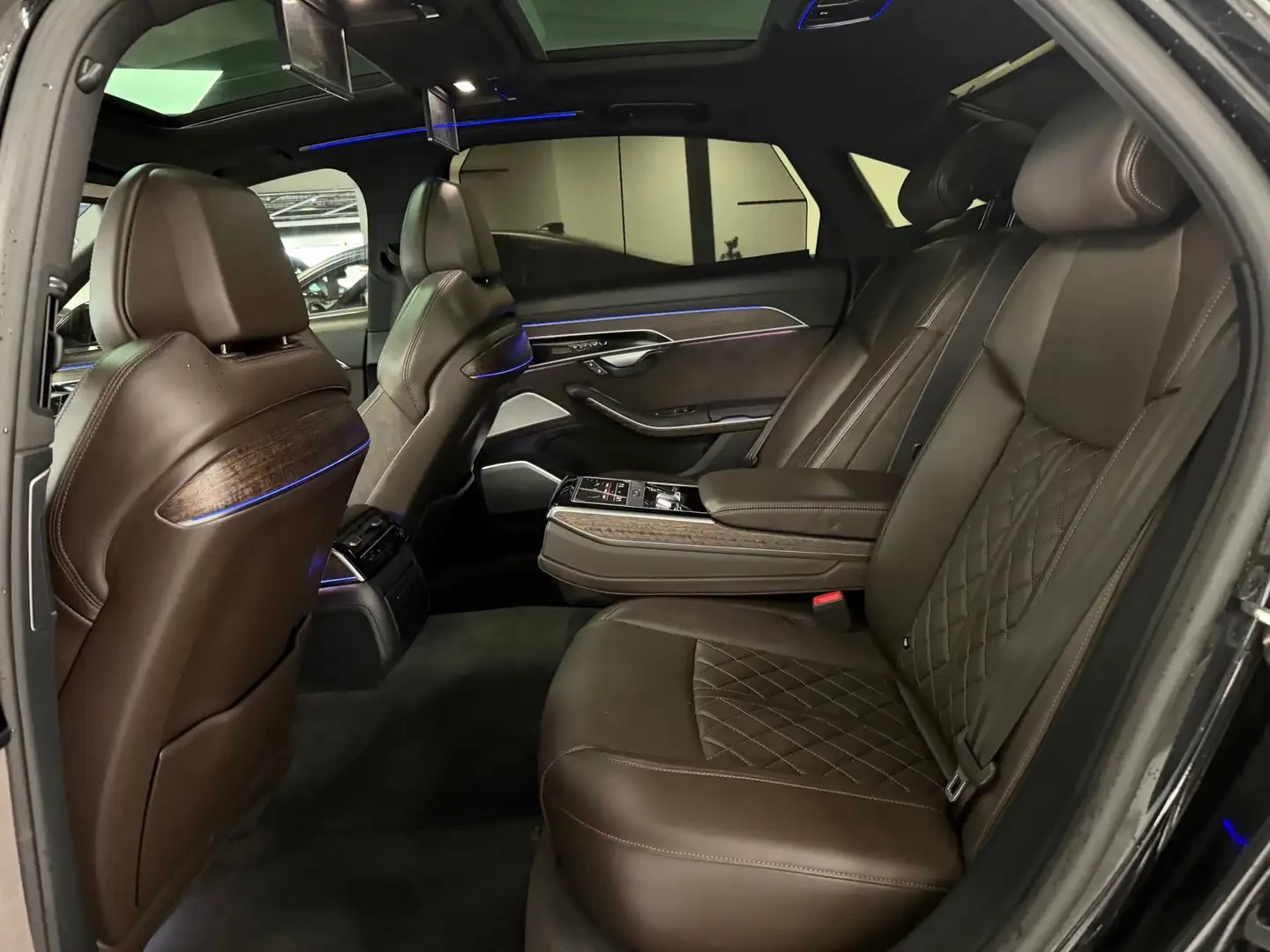 Audi A8  L/CARFAX/360 Кам/Обдух/Пано/Масажи/Дистроник/, снимка 17 - Автомобили и джипове - 54343173