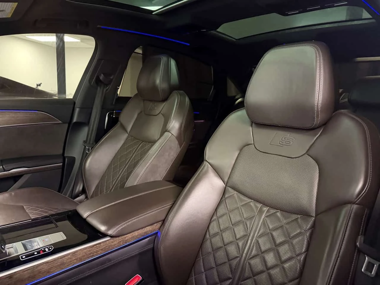 Audi A8  L/CARFAX/360 Кам/Обдух/Пано/Масажи/Дистроник/, снимка 9 - Автомобили и джипове - 54343173