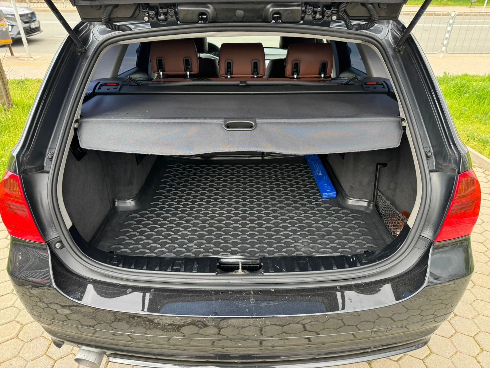 BMW 320 2.0D/AVTOMAT, снимка 13 - Автомобили и джипове - 54380769