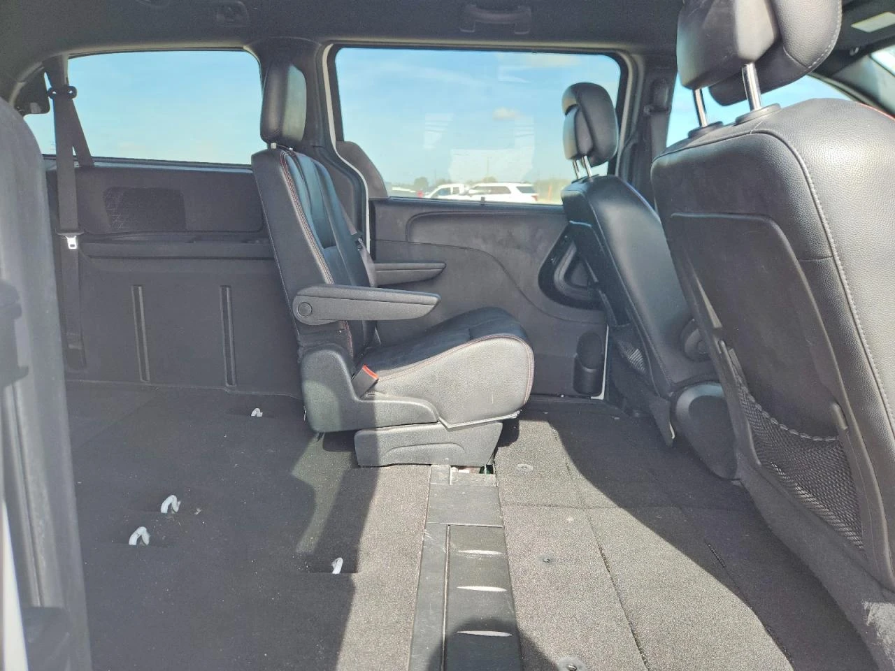 Dodge Caravan GRAND GT, снимка 9 - Автомобили и джипове - 54601032