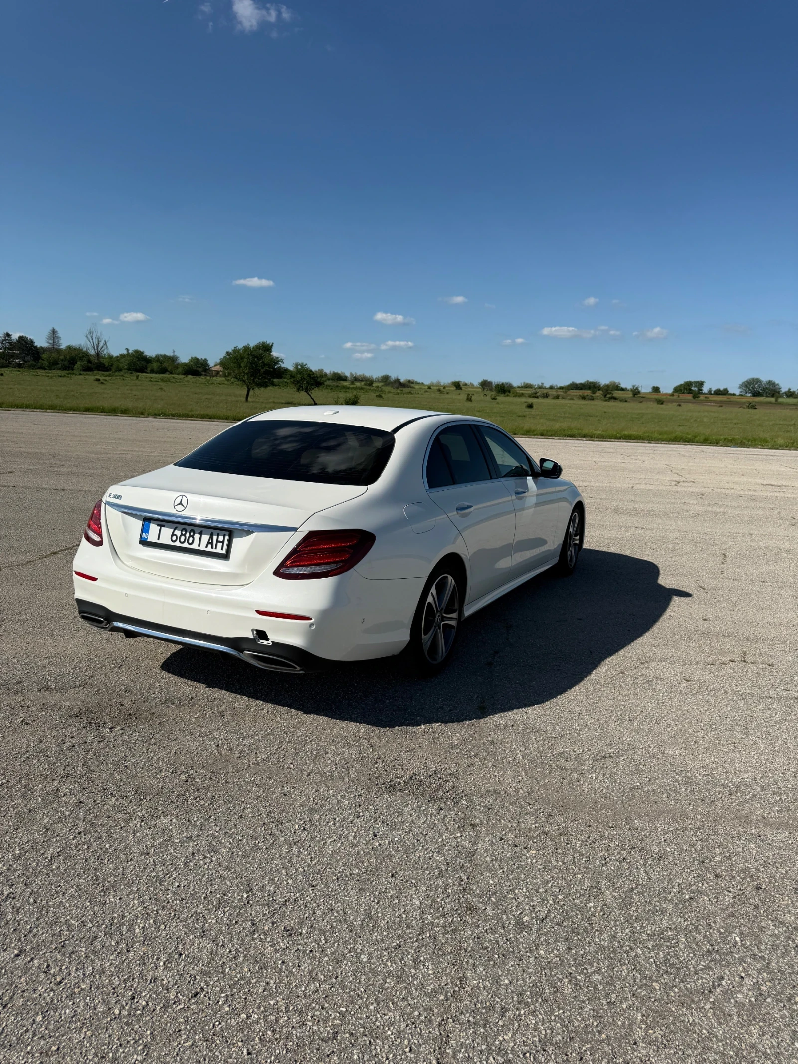 Mercedes-Benz E 300, снимка 5 - Автомобили и джипове - 55401165