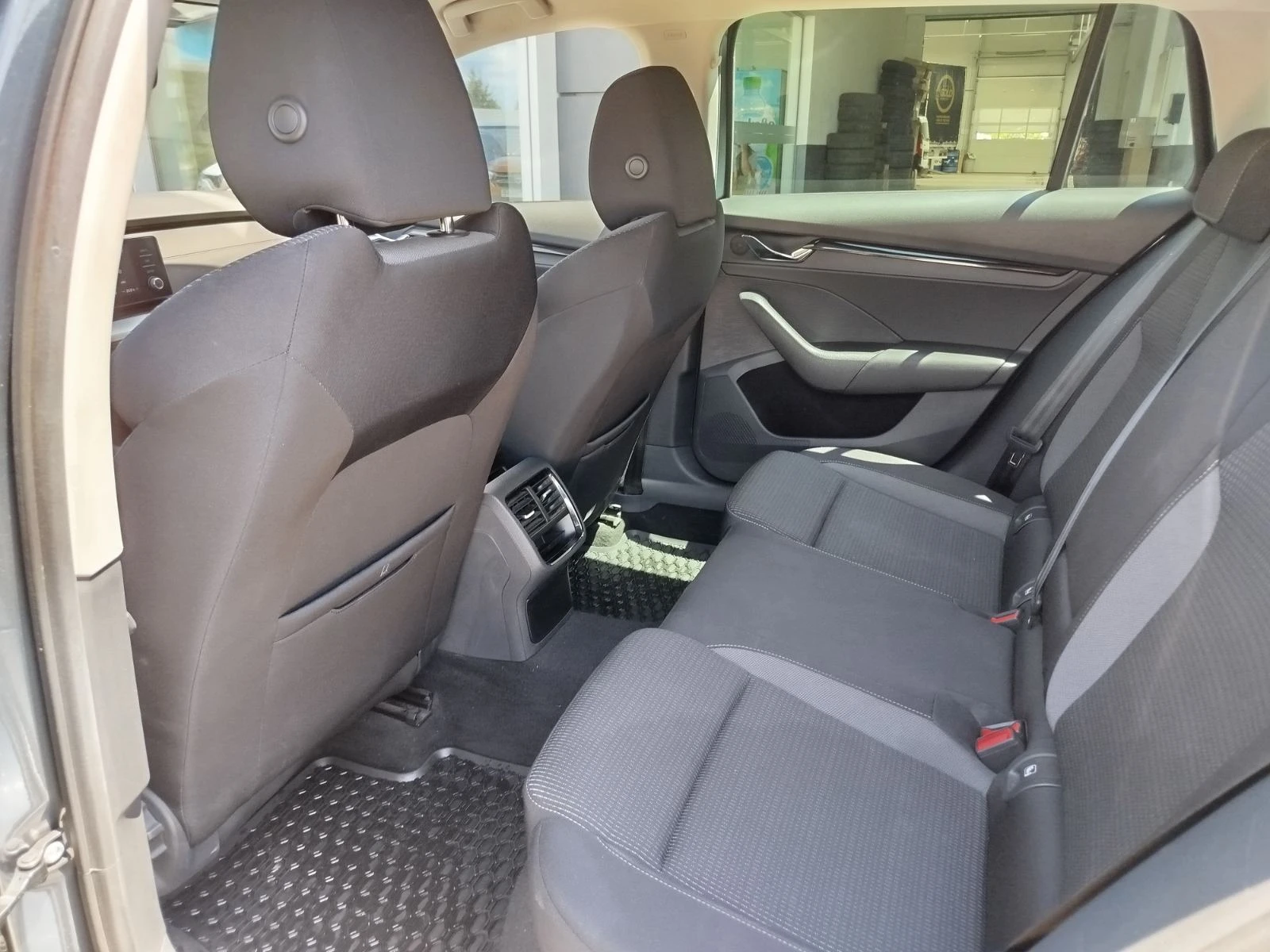 Skoda Octavia 1.5 TSI/150 �.�. | Mobile.bg � ����������� 14