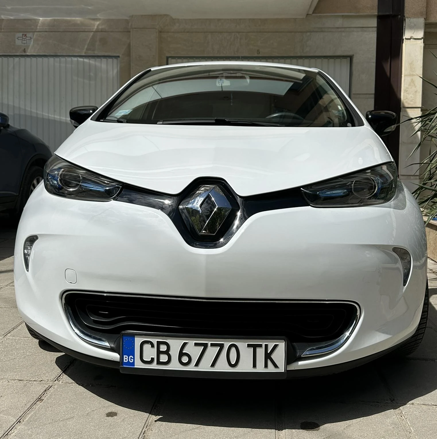 Renault Zoe, снимка 3 - Автомобили и джипове - 55127910