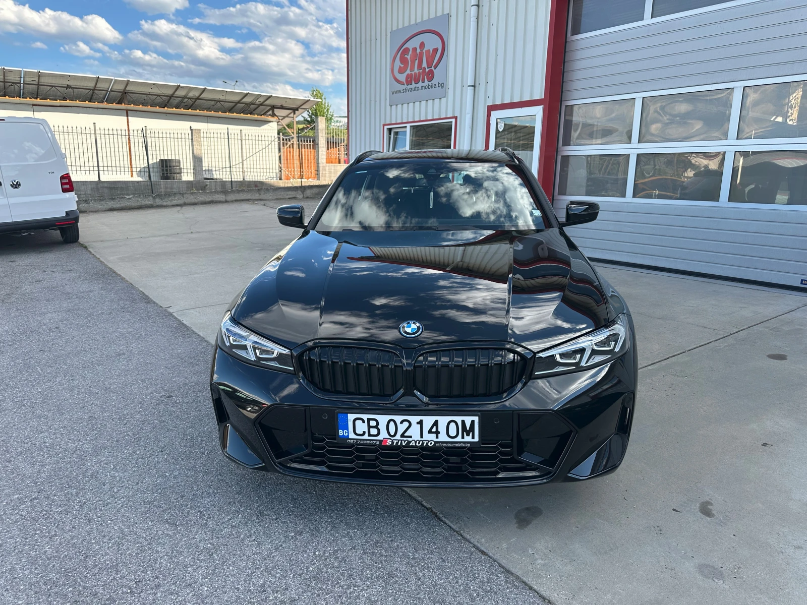BMW 330 e , M-Sport Plug-In xDrive , black shadow, снимка 2 - Автомобили и джипове - 55290593