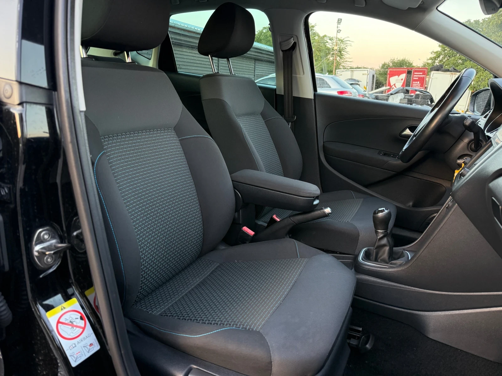 VW Polo 1.4TDI Нави Климатроник Р ЛАИН , снимка 11 - Автомобили и джипове - 55586114