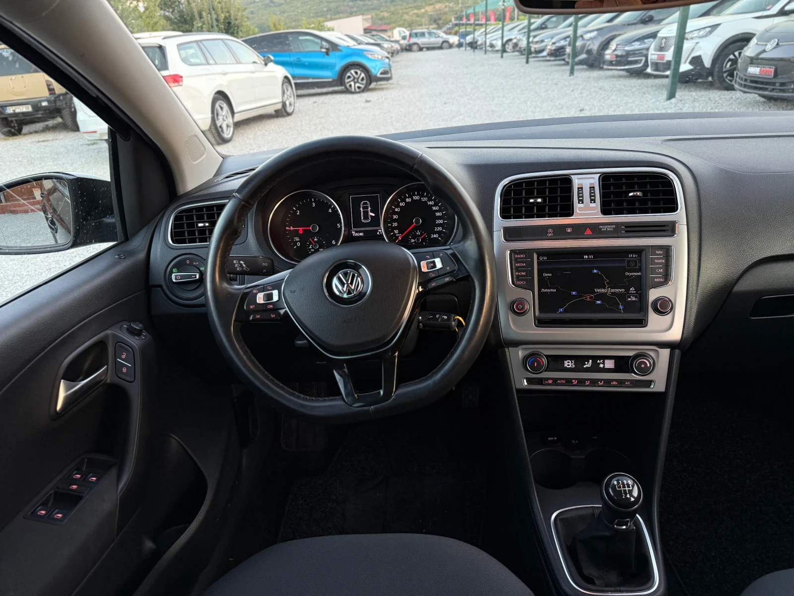 VW Polo 1.4TDI Нави Климатроник Р ЛАИН , снимка 13 - Автомобили и джипове - 55586114