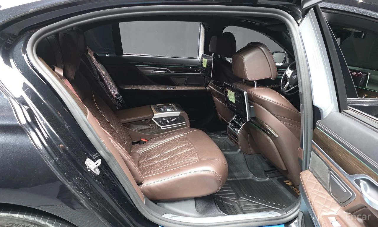 BMW 730 d* LONG* INDIVIDUAL* HARMAN* МАСАЖ* КРАЙНА ЦЕНА, снимка 16 - Автомобили и джипове - 55684015