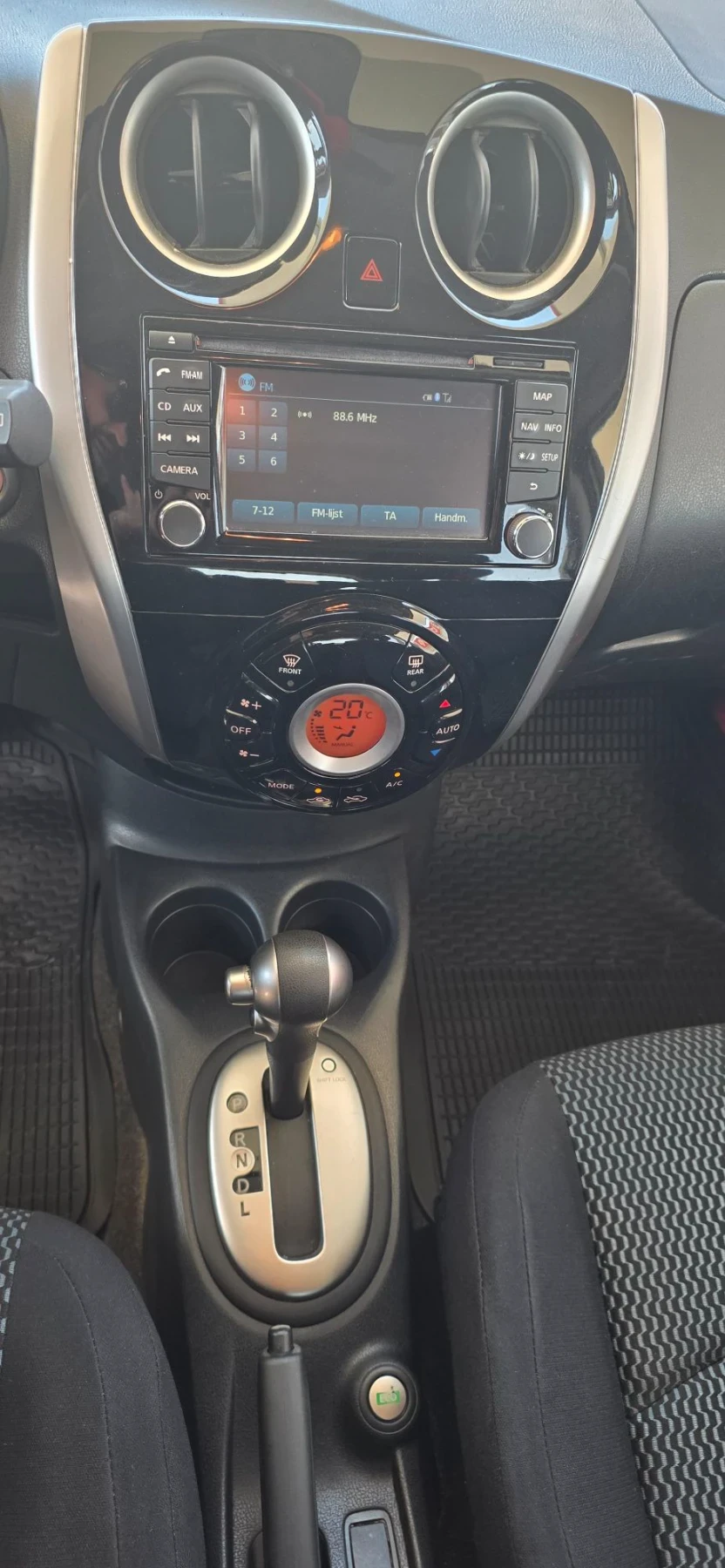 Nissan Note 1.2 Dig-s, снимка 9 - Автомобили и джипове - 55887961