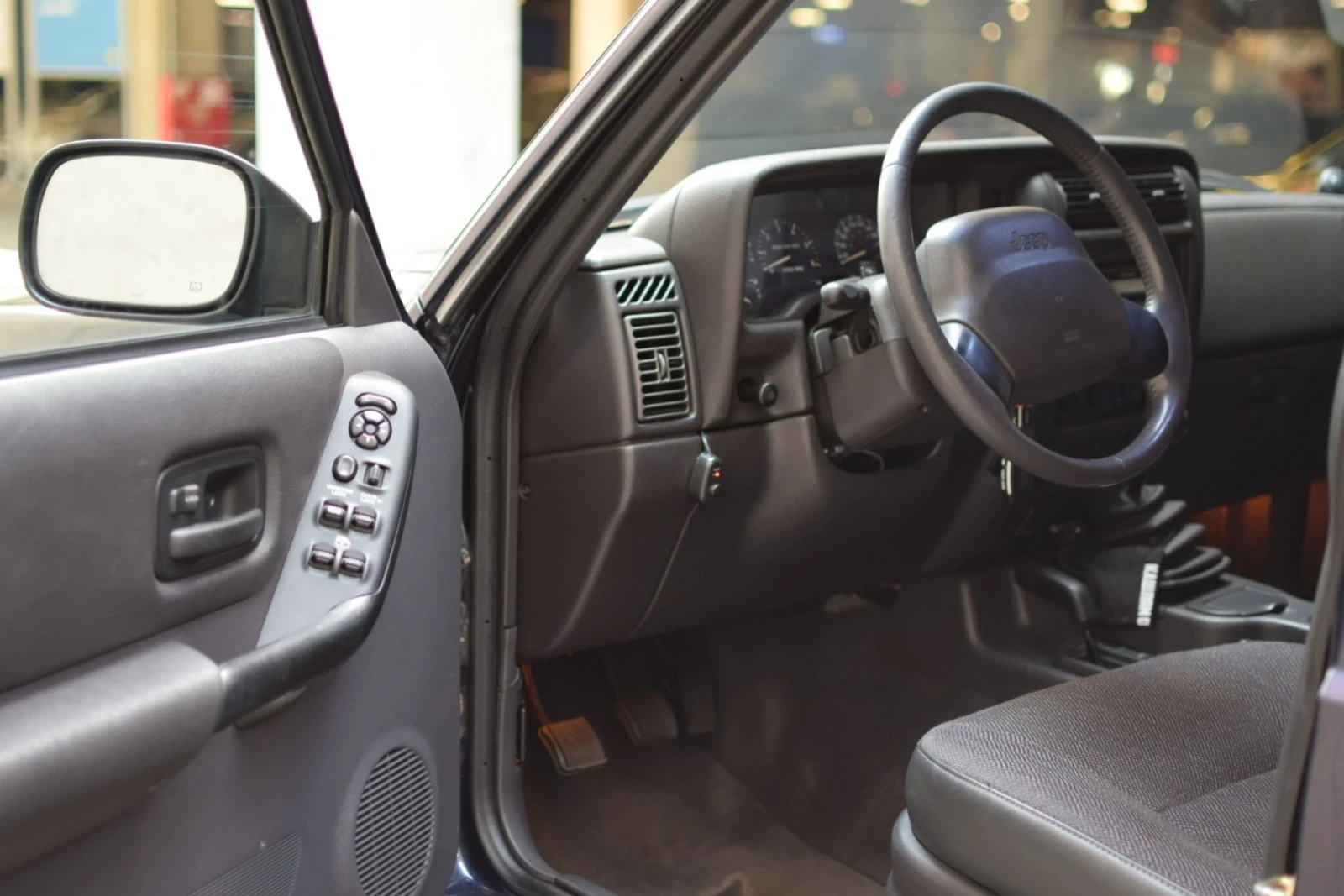 Jeep Cherokee XJ 2.5D, снимка 5 - Автомобили и джипове - 54190095