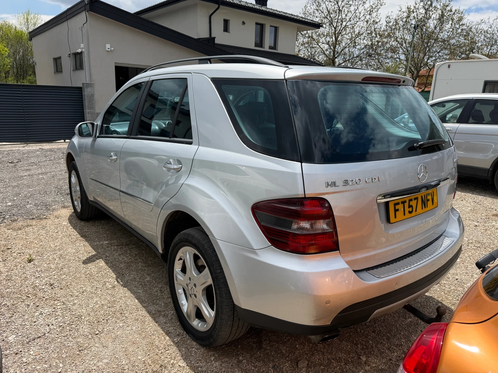 Mercedes-Benz ML 320 Sport, снимка 4 - Автомобили и джипове - 54388017