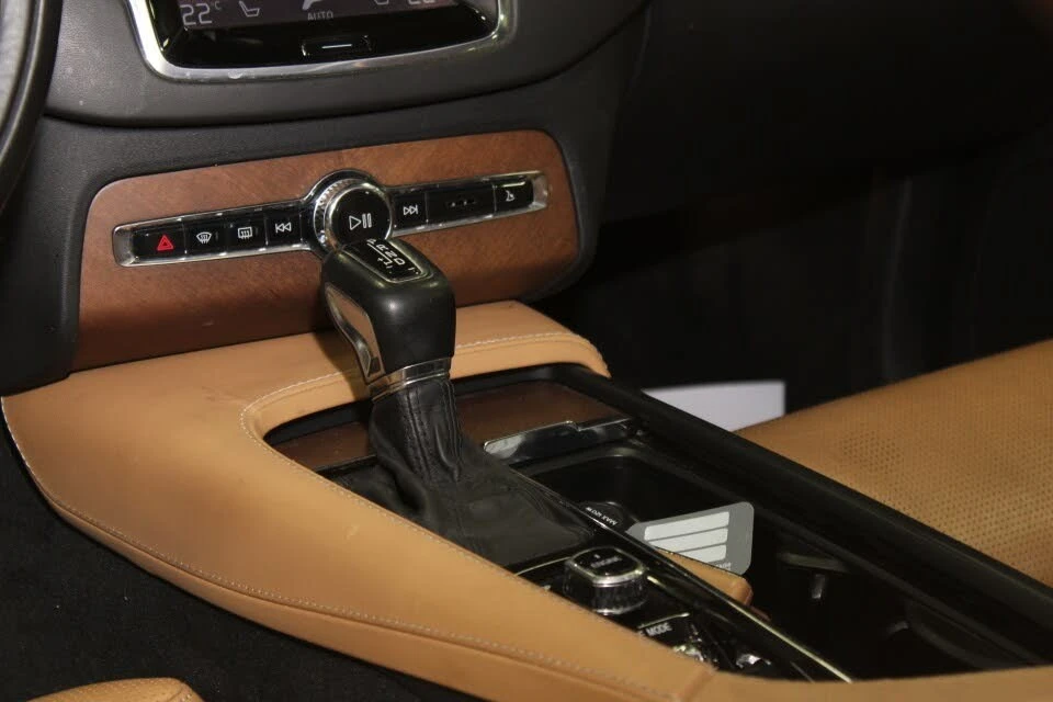 Volvo Xc90 T6* Inscription* AWD* 360* КАМЕРИ* ПАНО* ОБДУХВАНЕ, снимка 12 - Автомобили и джипове - 54411246