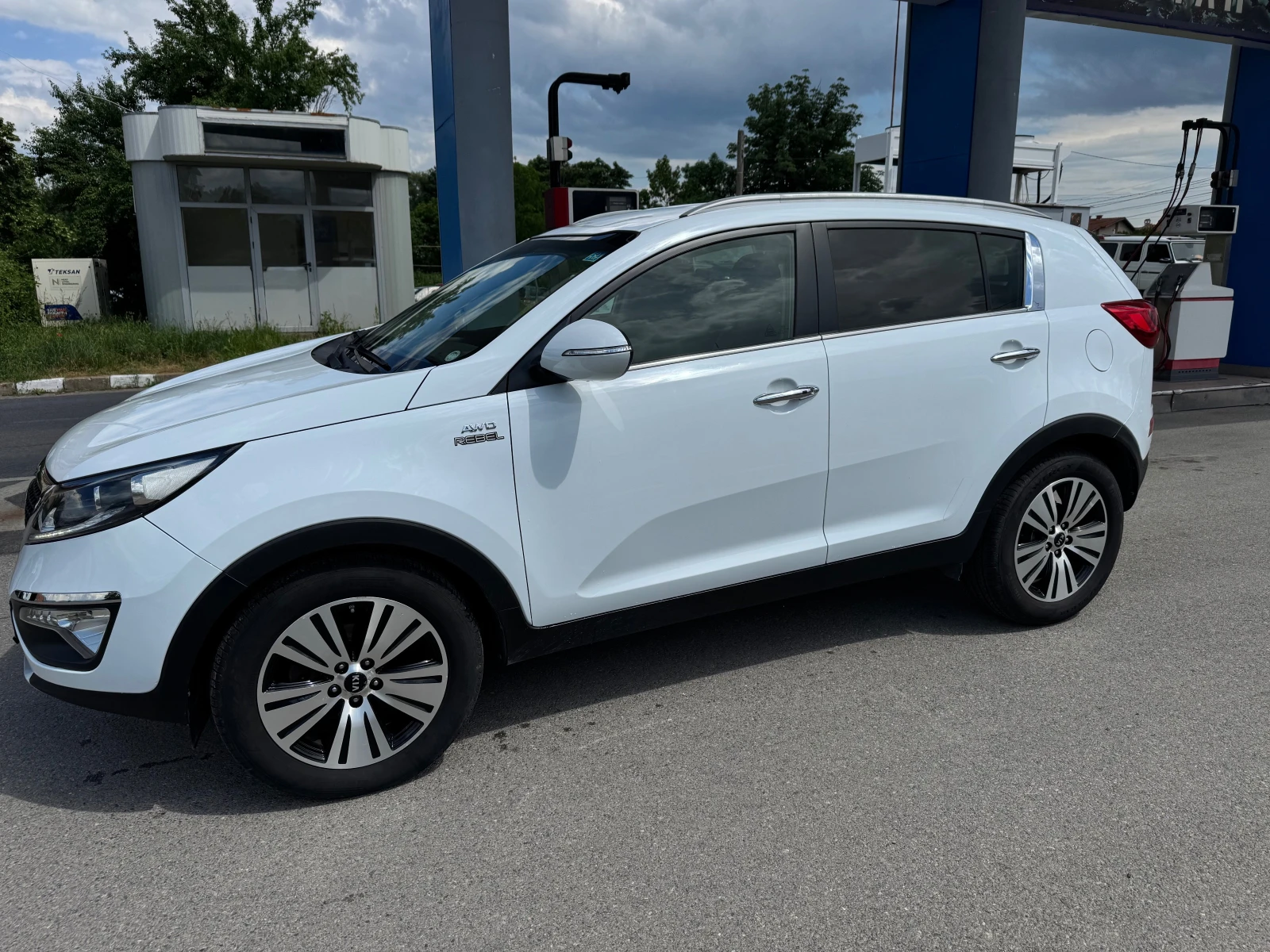 Kia Sportage 2.0 CRDI REBEL 4x4 EURO 5B, снимка 5 - Автомобили и джипове - 54751044