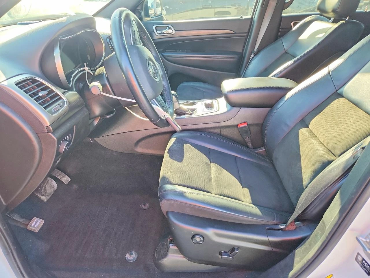 Jeep Grand cherokee 3.6l Laredo E, снимка 7 - Автомобили и джипове - 55103208