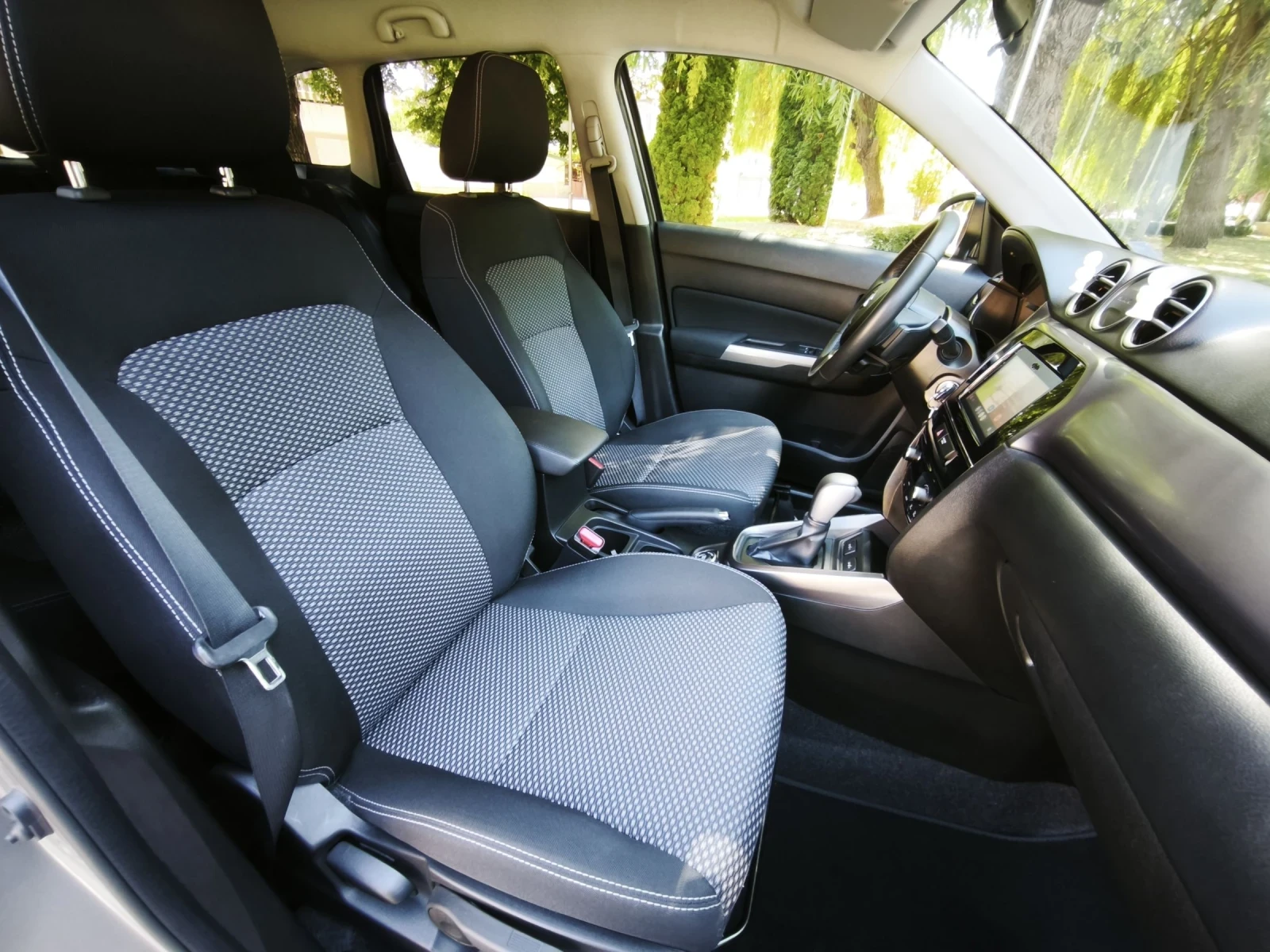 Suzuki Vitara 1.4T AllGrip Automat, снимка 9 - Автомобили и джипове - 55304934