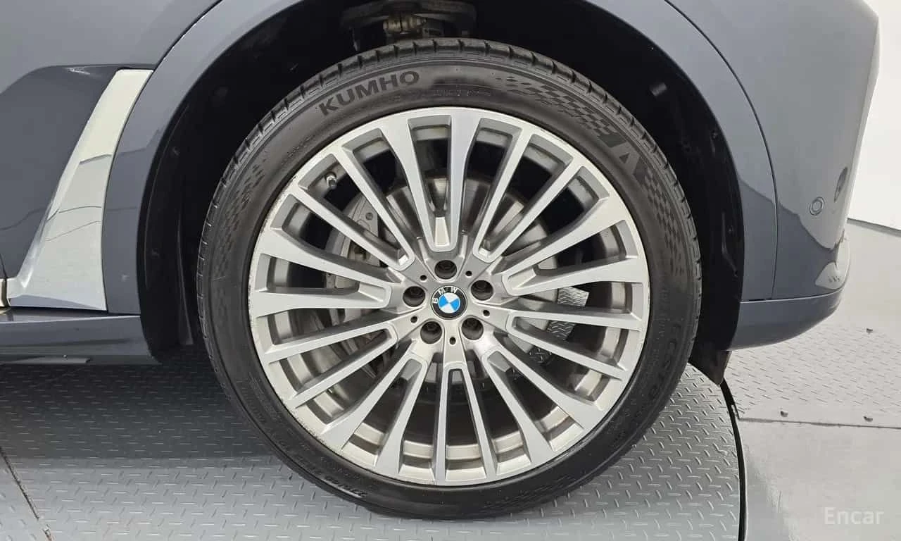 BMW X7 * xDrive 40d Design Pure Excellence 7 Seater * CAR, снимка 5 - Автомобили и джипове - 55508523