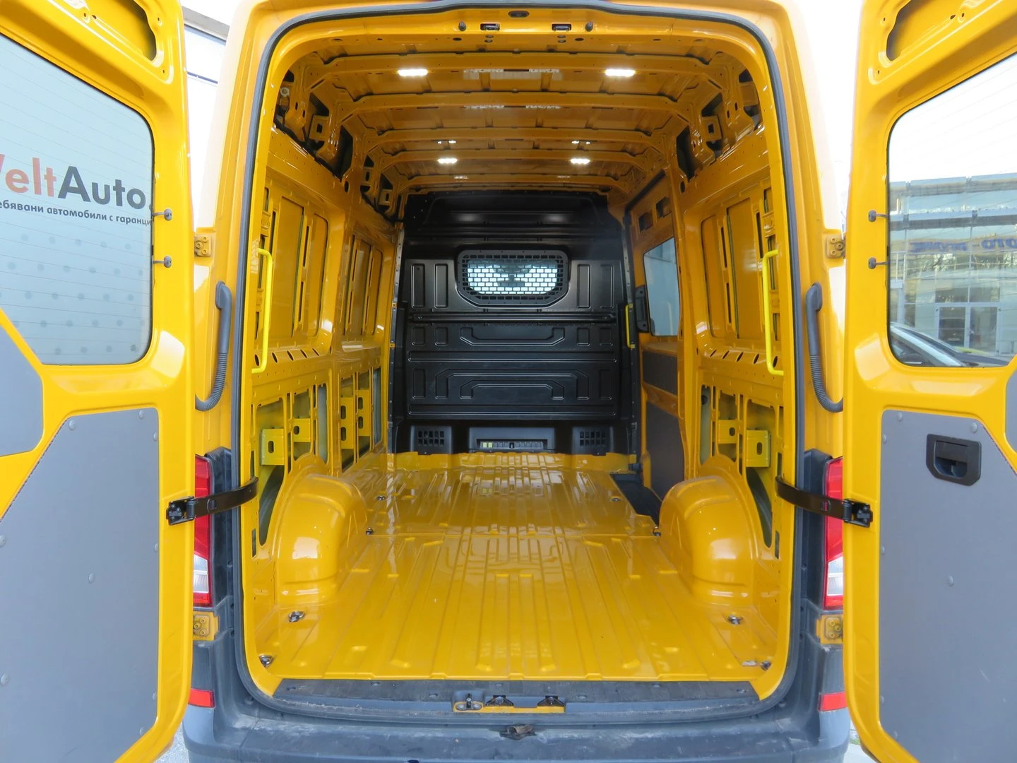 VW Crafter 35 Kasten M TDI 11.3 m3 предно - изображение 7